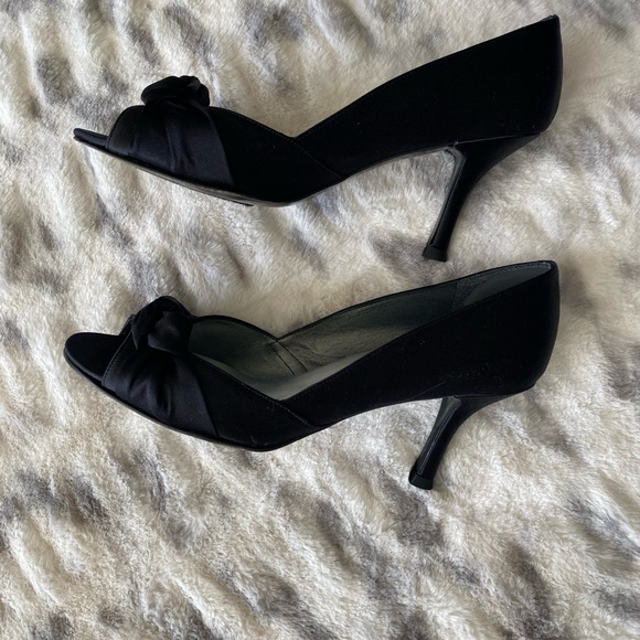 Stuart Weitzman Turku Black Satin Peep Toe Pump - Picture 3 of 10